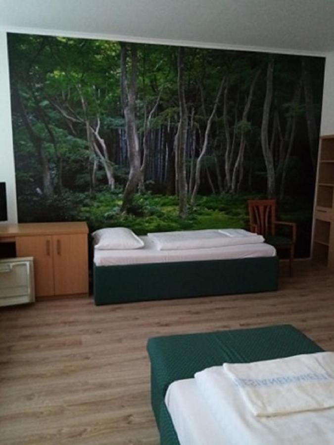 Hotel Hubert Nové Zámky מראה חיצוני תמונה