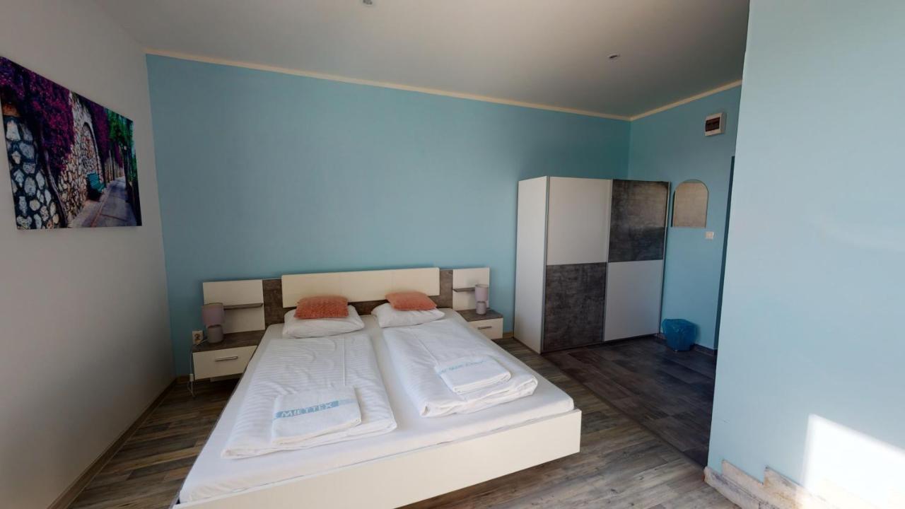 Hotel Hubert Nové Zámky מראה חיצוני תמונה
