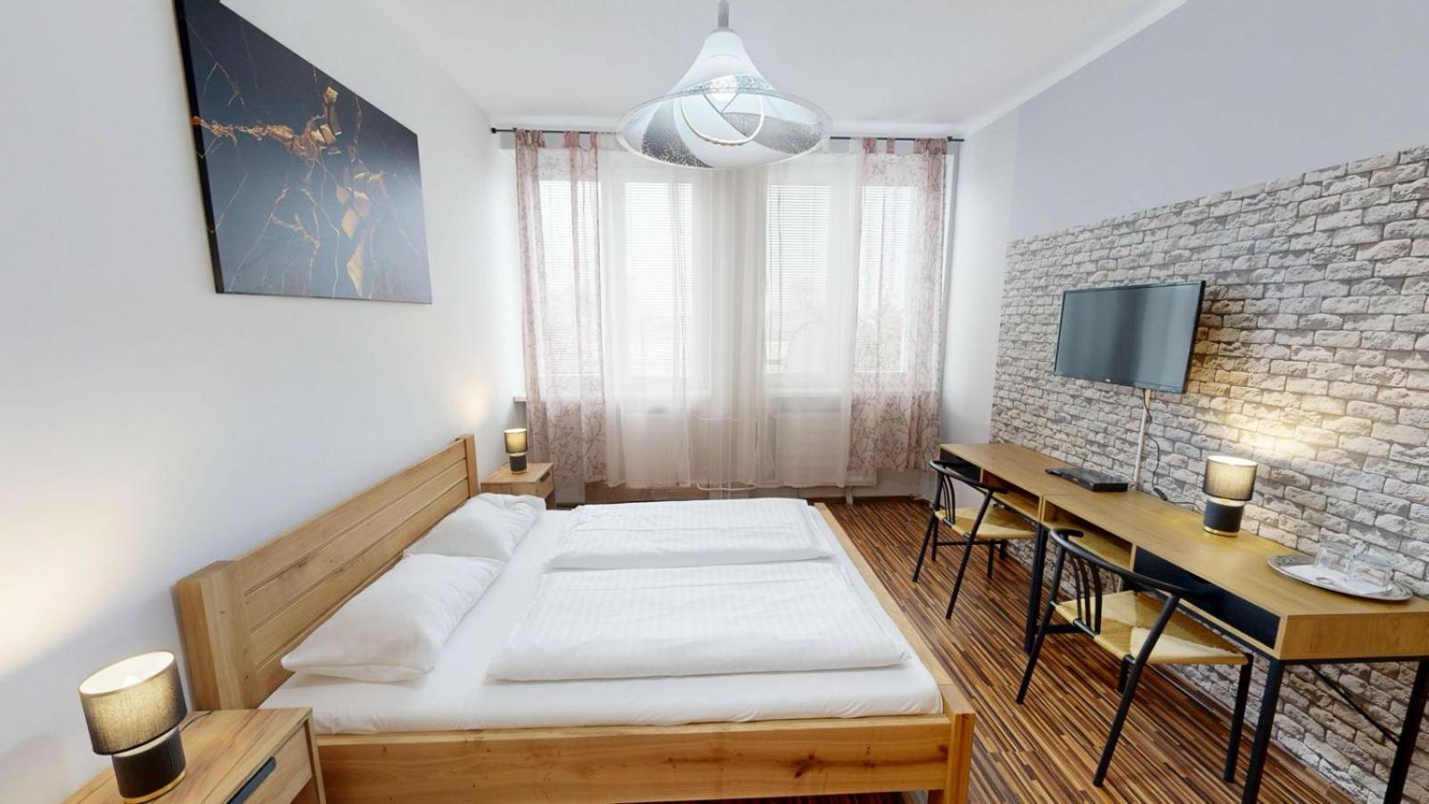Hotel Hubert Nové Zámky מראה חיצוני תמונה