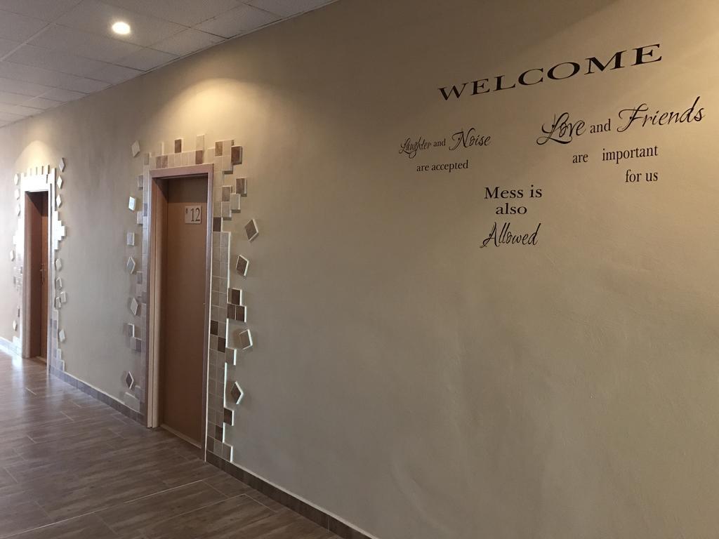 Hotel Hubert Nové Zámky מראה חיצוני תמונה