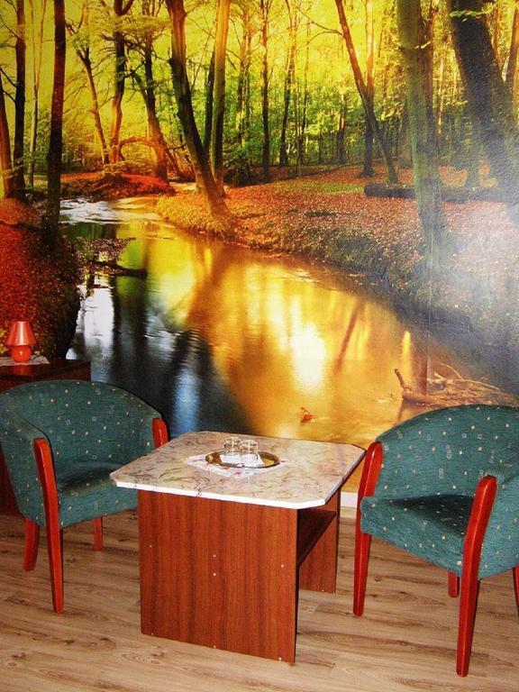 Hotel Hubert Nové Zámky מראה חיצוני תמונה